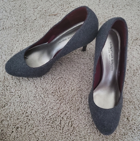 Gray heels - Picture 2 of 3